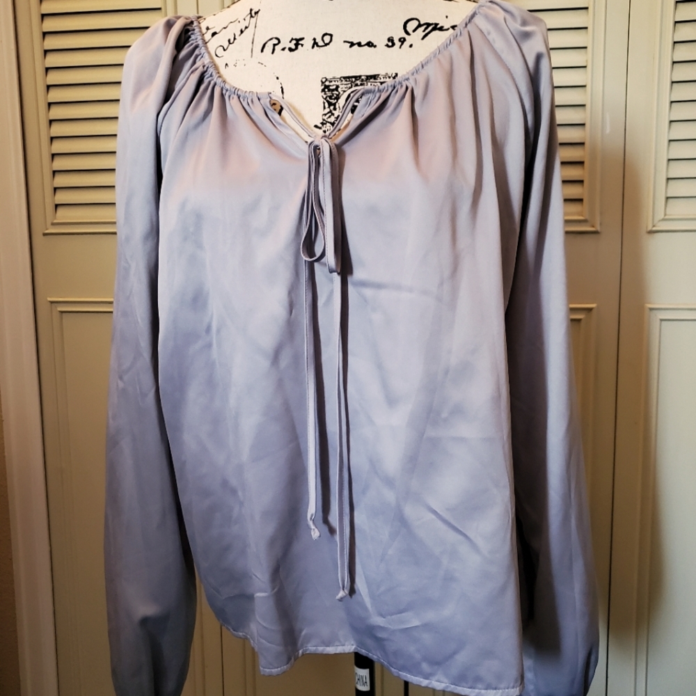 Cute silky top